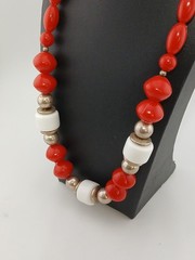 VINTAGE Silver tone red white lucite necklace CORDINATED clip earrings set