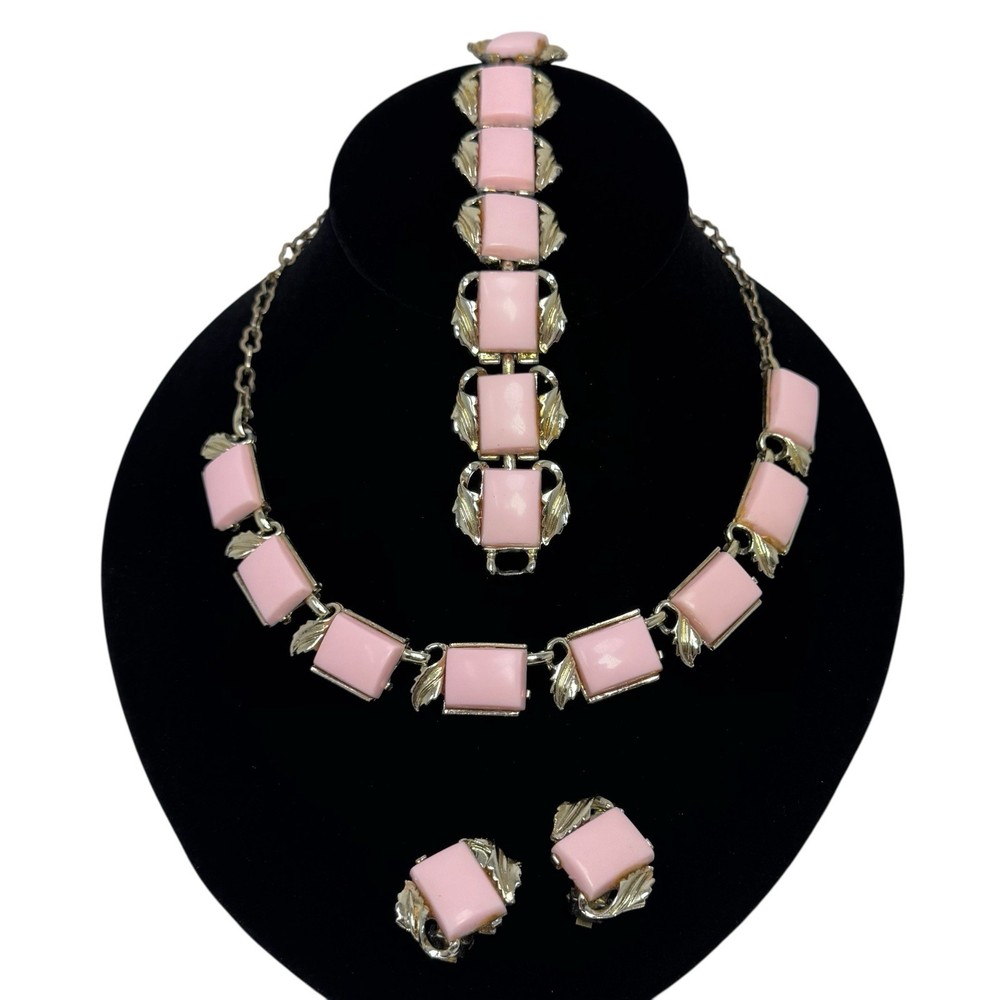 Vintage Pink Thermoset Jewelry Set Gold Tone Leaves Necklace Bracelet Earrings