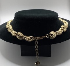 Vintage Crown Trifari Gold Tone Trifarium Plated Frosted Leaf Choker Necklace