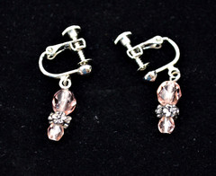 Vtg Silver Tone Twist Back Leverback Earrings with Peach Color Lucite Beads 1″