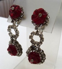2 1/4″ VINTAGE SIGNED MIRIAM HASKELL CARVED RED GLASS RHINESTONES DROP EARRINGS