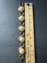 Vintage Faux Pearl Station Bracelet Gold Tone Link Classic Capsule 7” Career