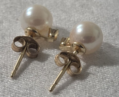 Vintage 14K Yellow Gold Akoya Cultured Pearl Diamond Stud Earrings Fine Estate