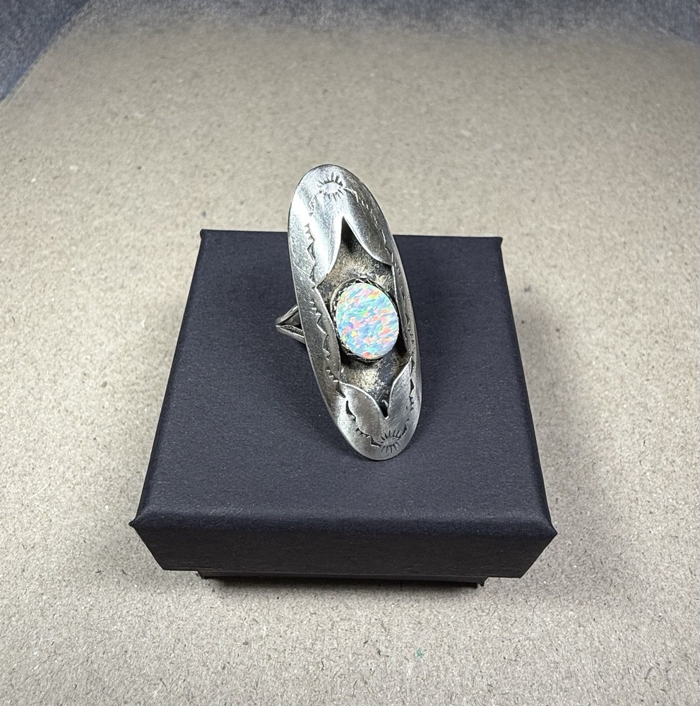 Beautiful Vintage Southwest Sterling Silver Opal Cabochon Ring Sz 5.25