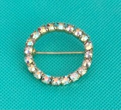 AB Aurora Borealis Clear Rhinestones Circle Pin Vtg Gold Tone Approx 1.5 Inches