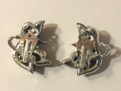 Vtg. Kramer Dark Grey Silver Tone Organic Leafy Wavy Earrings 1.25 L X 1” C14