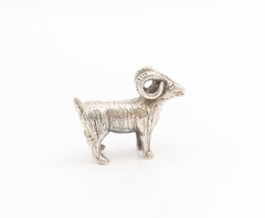 925 Sterling Silver Vintage Decorative Piece Etched Big Horn Sheep Charm TR4079
