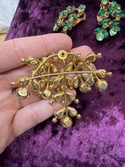Vintage Juliana D&E Emerald Green Wreath Brooch and Matching Earrings unsigned