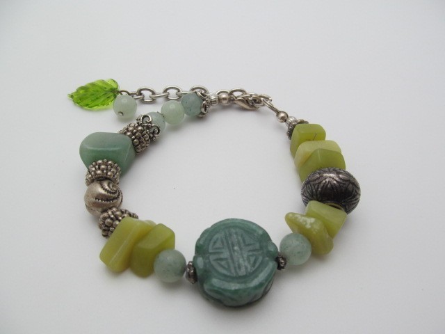 Vintage Carved Jade Prehnite Chunky Natural Stone Silver Tone Charm Bracelet