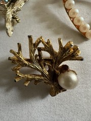 set of 3 vintage brooch Faux Pearl Rhinestone Gold Tone Metal MX3
