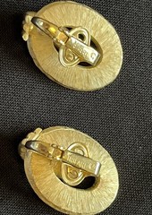 VTG Trifari Brushed Gold Tone Leaf Swirl Clip On Earrings