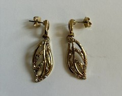 “NINA RICCI” Gold Tone (#437) Dangle Leaf Earrings with Crystals
