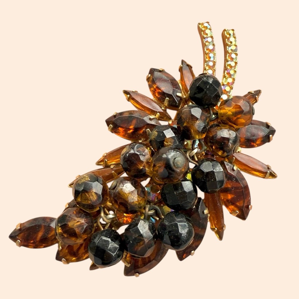 BOOK PIECE JULIANA D&E TORTOISE STRIPED RHINESTONE BEADS CHA CHA LEAF BROOCH