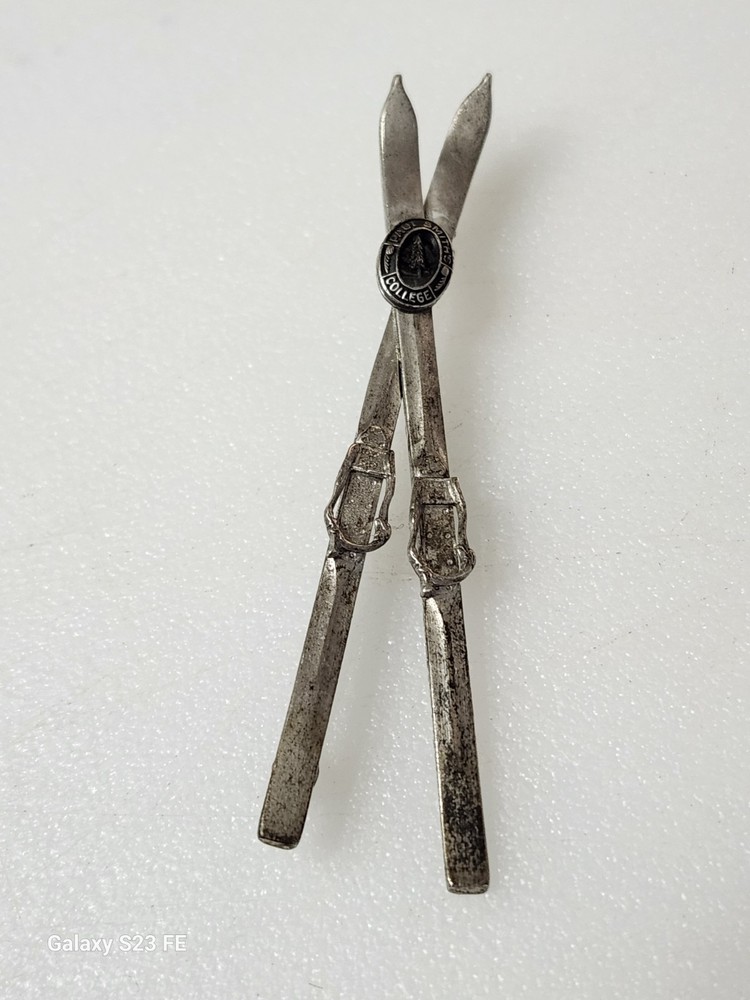 VTG Wells Sterling Silver Snow Skis Pin Brooch Smith College ski team 1950’s