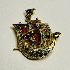 Vintage Spanish Damascene Ship Brooch – Spain – Gold Tone & Red Enamel 1.5”