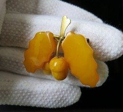 Vintage Natural Baltic Amber AMBER ACORNS & LEAVES Brooch USSR