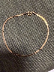 Vintage SOLID 14KT Gold Stamped 7″ Bracelet 0.79g Herring Bone New Old Stock