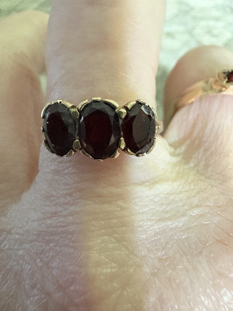 Vintage Art Deco Almandine Garnet Ring From London 9 CT Yellow Gold Size 7