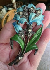 Deco Era vintage pot metal enamel brooch