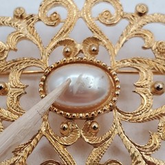 VTG Premier Designs Brooch 2.5in Gold Tone Faux Pearl Filigree Victorian FLAW