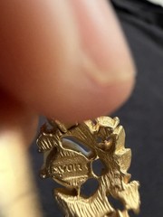 Vintage Avon Gold Tone Opalescent Glass Leaf Ring Rhinestone Accents
