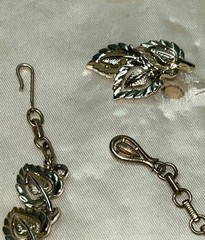 Vintage Coro Fashion Jewelry 16.5″ Necklace & Clip-On Earrings, Original Box,