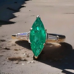 Vintage Platinum Engagement Ring 2.09CT. Gem Natural Green Emerald Marquise Cut