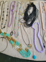 #B VINTAGE LOT OF 28 pcs. OF MIXED JEWLERY NECKLACES EARRINGS. FROM LOCAL ESTATE