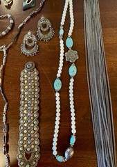VTG – Modern Jewelry Bracelet Necklace Earring Rhinestone Faux Pearl Lot