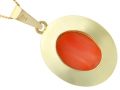 Vintage 9.27 Ct Coral and 0.80 Ct Diamond 18k Yellow Gold Pendant Circa 1960