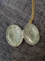 AVON Photo Locket Necklace, Beautiful Tree Design, Unique Jewelry, Gold Toned