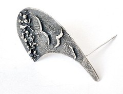 Brooch With Relief Decor Modernist 925 Silver Z595