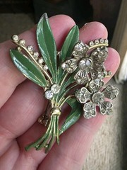 Deco Era Trembler Pot Metal Flower Brooch Springy
