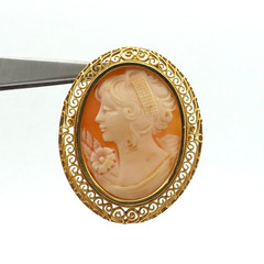 Victorian 18k Gold Carved Shell Cameo Pendant Brooch Pin Left Facing Woman Italy