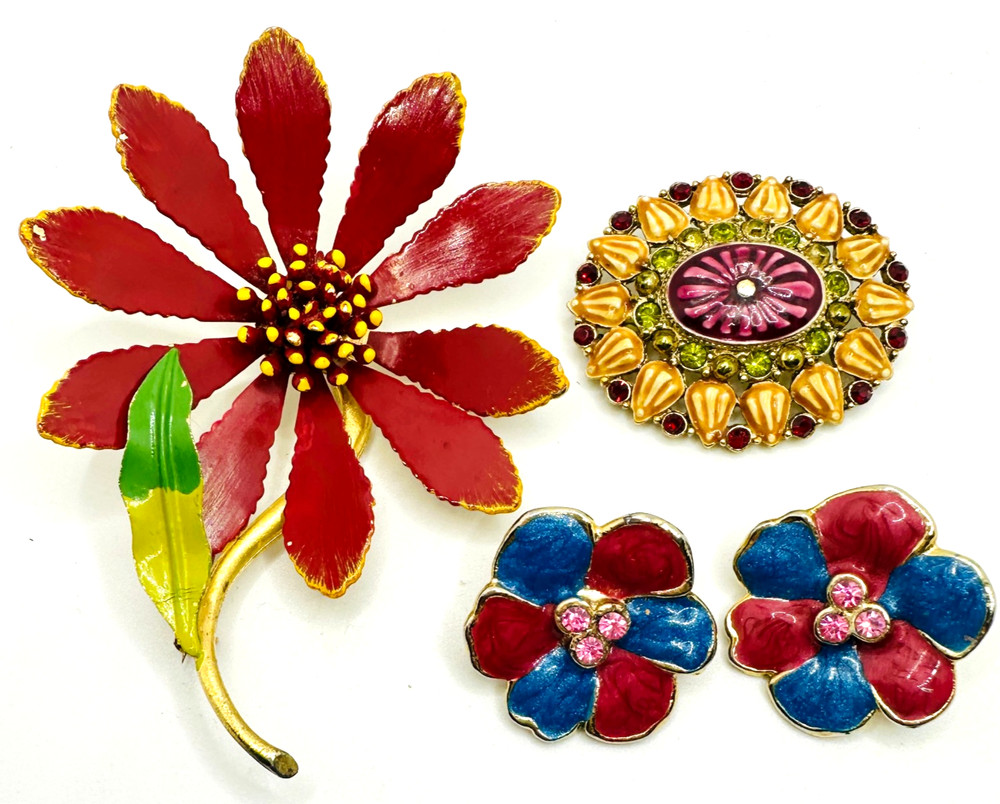 Lot VTG Red Mod Enamel Flower Brooch, Red Blue Earrings & Liz Claiborne Brooch