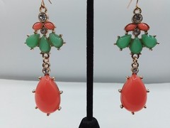 2.5″ DANGLE DROP FAUX JADE FAUX ORANGE CORAL RETRP HIPPY PIERCED EARRINGS VTG