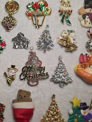 Lot Of 23 Christmas Brooches Pins Holiday Snowmen Trees, Etc Enamel Rhinestone