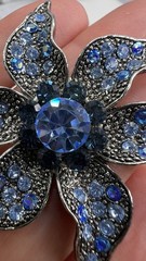 MODERN BROOCH PIN BLUE RHINESTONE DARK SILVER TONE COSTUME JEWELRY WOW 💙