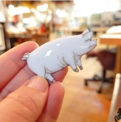 Good Luck Pig Motif – Japanese cloisonné enamel Mini Brooch Made-to-order NEW