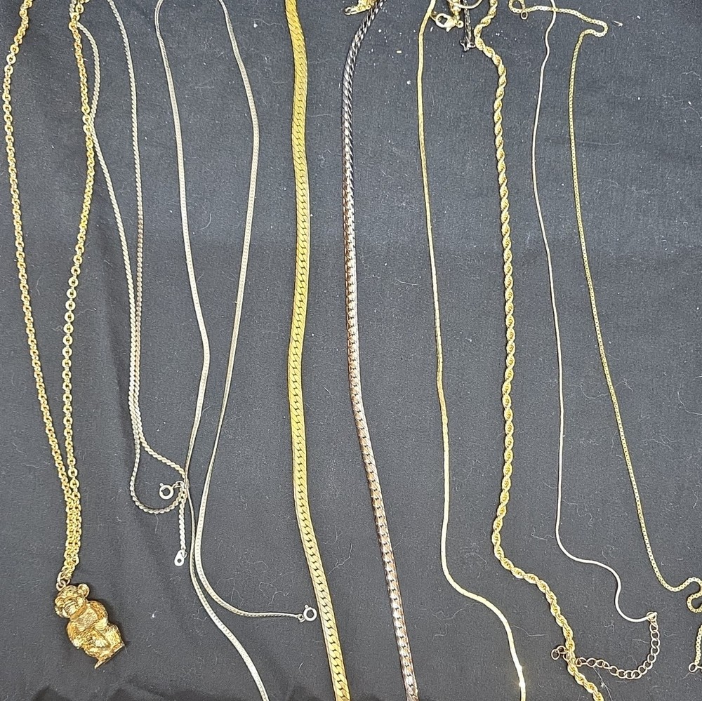 7-Piece Mixed Lot Metal Necklace Chains w/ Pendants, Gold & Silver Tone