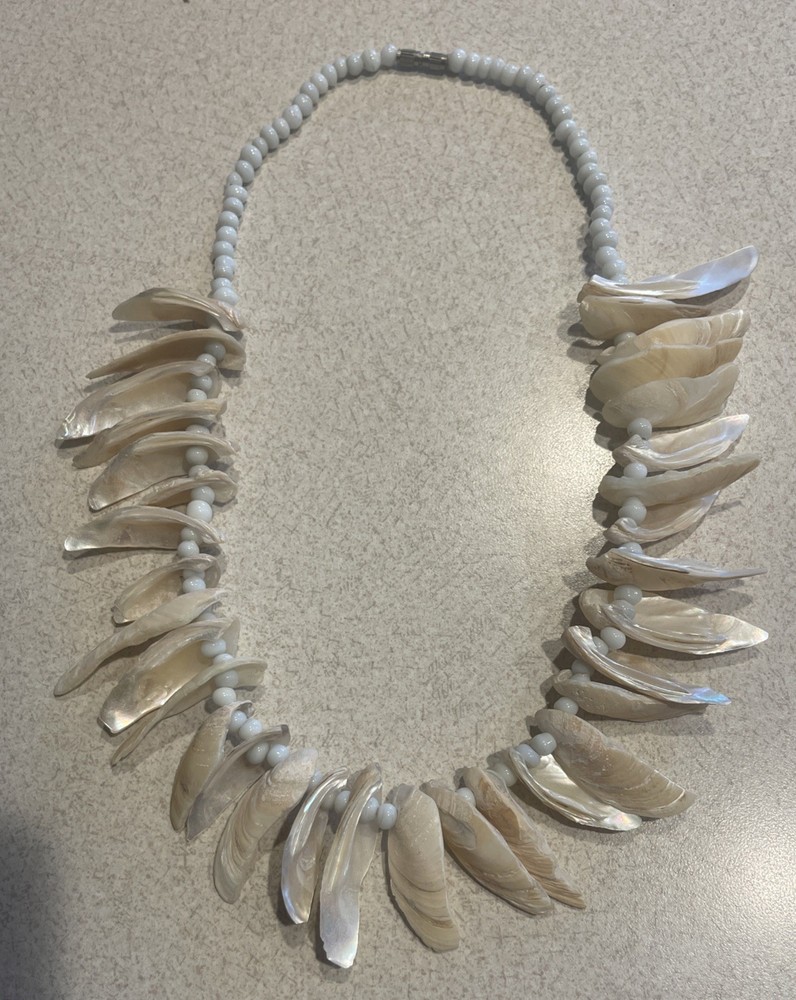 Vintage 1970’s-80’s Mother of Pearl Shell Bib Or Statement Necklace