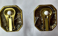 LaVINTAGE SIGNED ART DECO BRASSY PURPLE ORANGE GLASS STONES CLIP EARRINGS