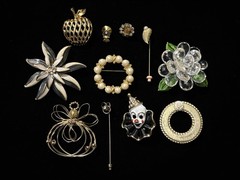 VTG Brooch/Pin Lot Gold Tone Faux Pearl Unsigned Estate Jewelry Retro Mix Styles