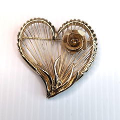 Vintage Signed Brooks Gold Tone Heart Rose Harp Strings Brooch Pin Alloy Metal