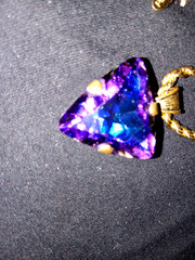 Vtg Medici 17 1/2″ Gold Chain-1 3/8″ Pendant-Faux Amethyst/Streaks Royal-Signed