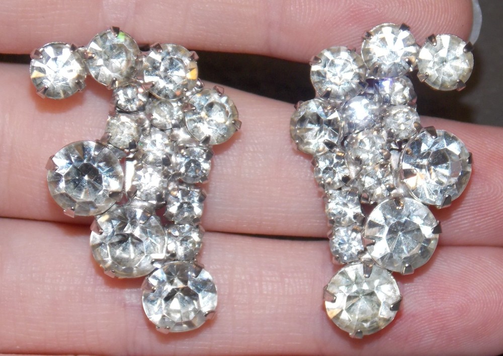 Vintage La Roco Stunning Clear Glass Rhinestone Silvertone Clip Earrings
