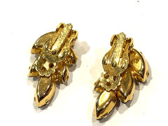 VINTAGE AMBER BROWN YELLOW NAVETTE RHINESTONE MAPLE LEAF 1.25″ Clip On Earrings