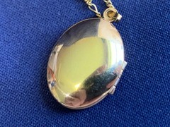 Vtg Gold Filled Locket Necklace 4.8g Fine Jewelry 14.5″ Chain Diamond Cut Design