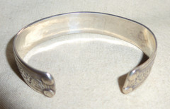 vtg 925 Sterling Silver Bangle Bracelet with Himalayan Nepal Filigree Motif 8″