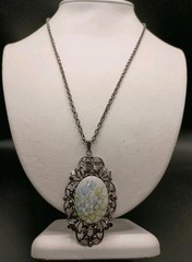 Vintage Floral Cameo Pendant Necklace Transferware Porcelain 23.5″ Silver Tone